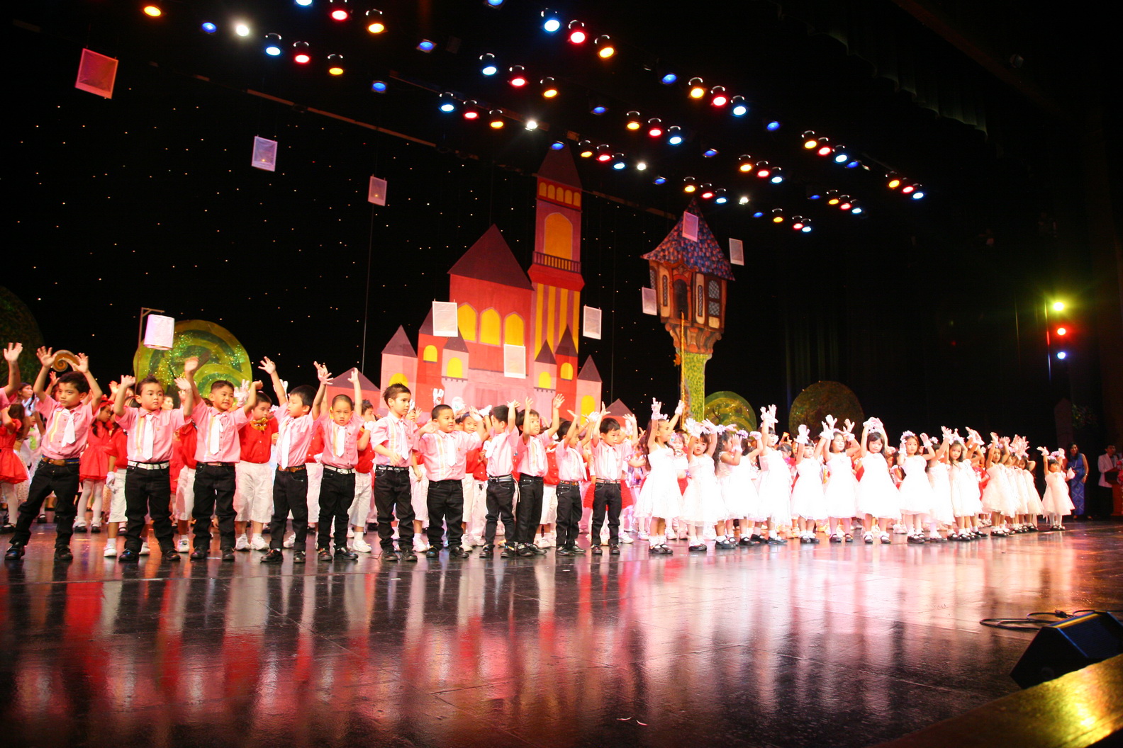 Varee_Annual_Performance 2013_Kindergarten_C1_137